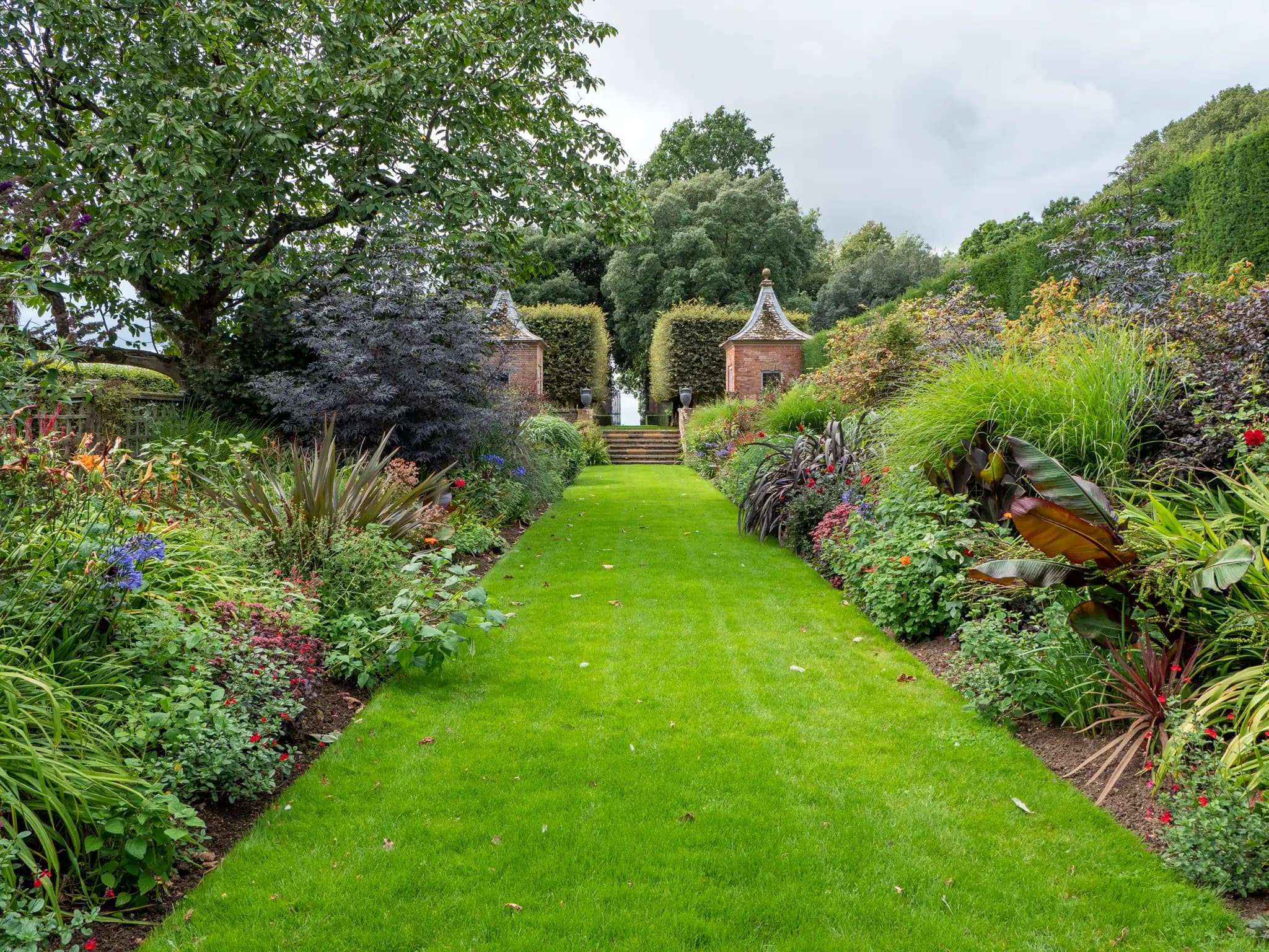 Levelling uneven areas